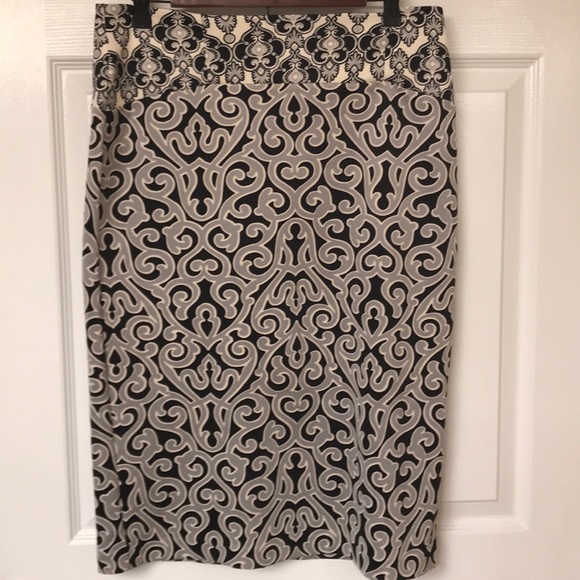 Pencil skirt w/ lots of stretch - Picture 1 of 5